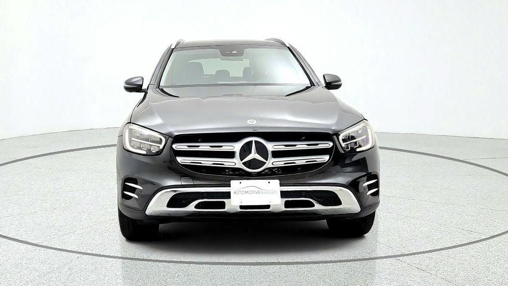 Used 2022 Mercedes-Benz GLC 300 image 2