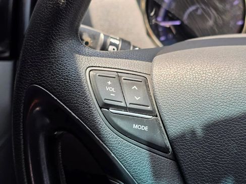 Used 2012 Hyundai Sonata Limited w/ Navigation Pkg FWD image 20
