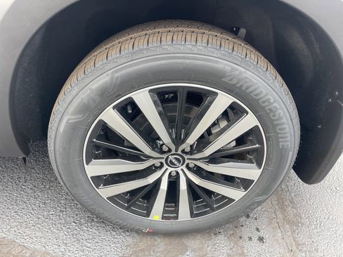 New 2025 Nissan Pathfinder Platinum image 29