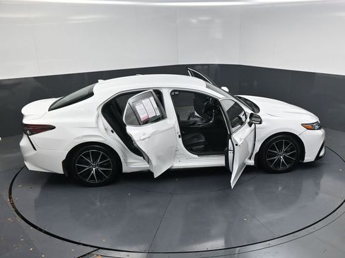 Used 2024 Toyota Camry SE FWD image 22