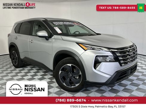 Used 2024 Nissan Rogue SV image 1