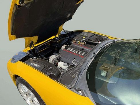 Used 2003 Chevrolet Corvette Convertible w/ Preferred Equipment Group1 RWD image 28