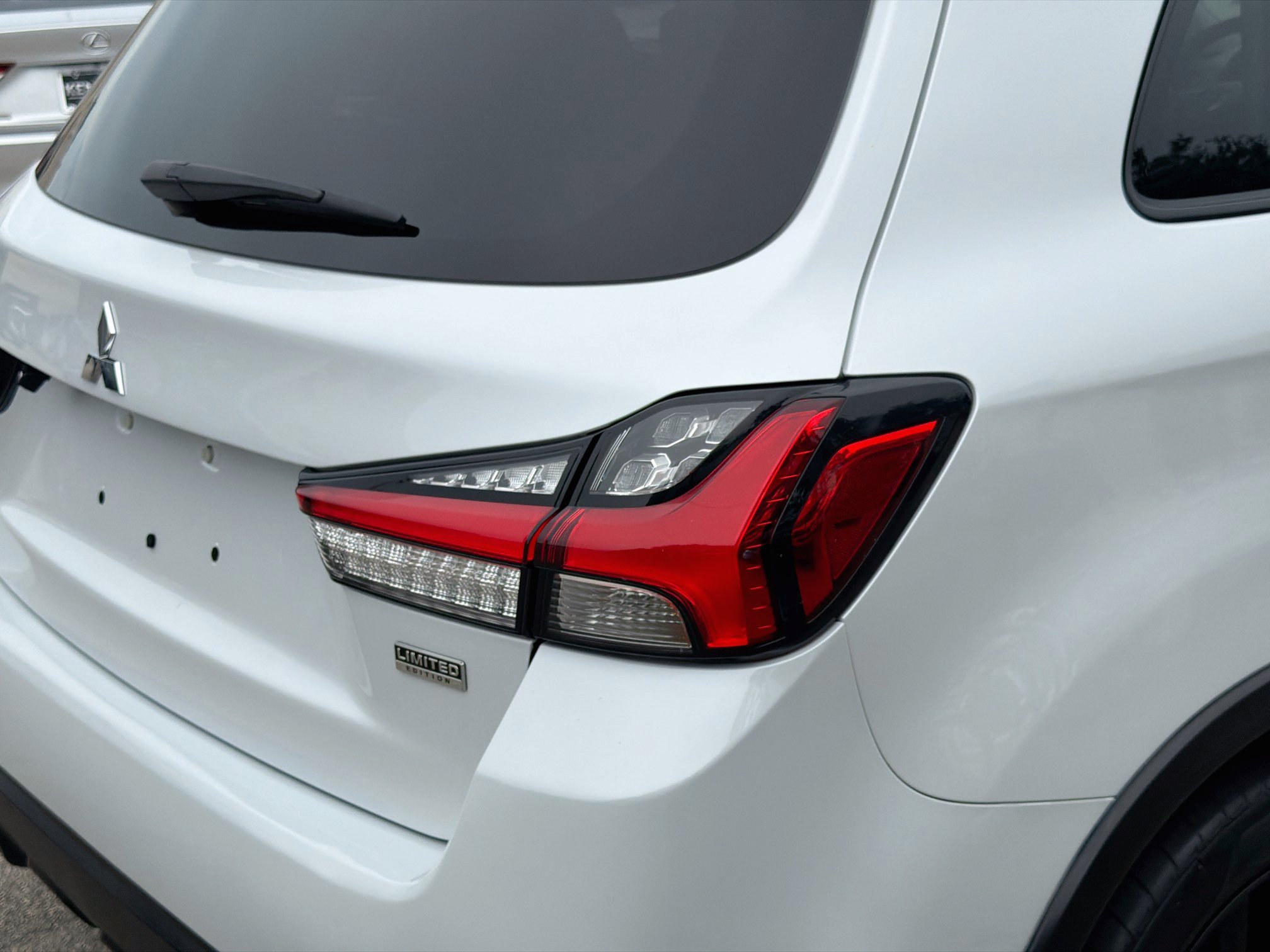 Used 2024 Mitsubishi Outlander Sport LE AWD/4WD image 27