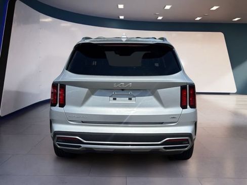 Certified 2023 Kia Sorento EX AWD/4WD image 4