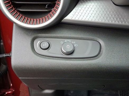 Used 2024 Chevrolet Trax RS w/ Driver Confidence Package image 34