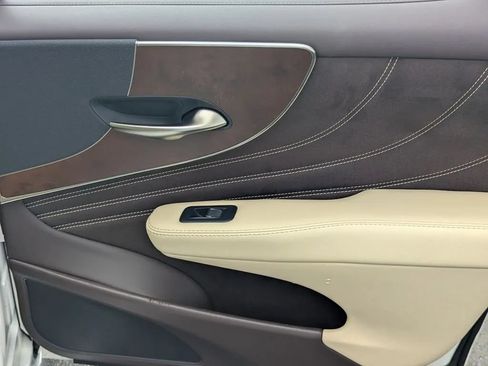 Used 2018 Lexus LS 500 w/ Accessory Package (Z2) RWD image 15