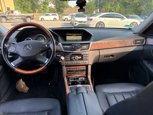 Used 2010 Mercedes-Benz E 550 Sedan image 15