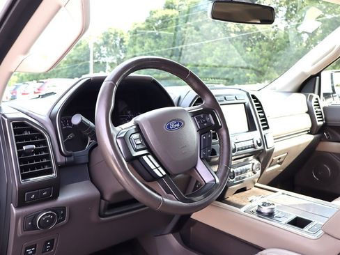 Used 2018 Ford Expedition Max Limited RWD image 18