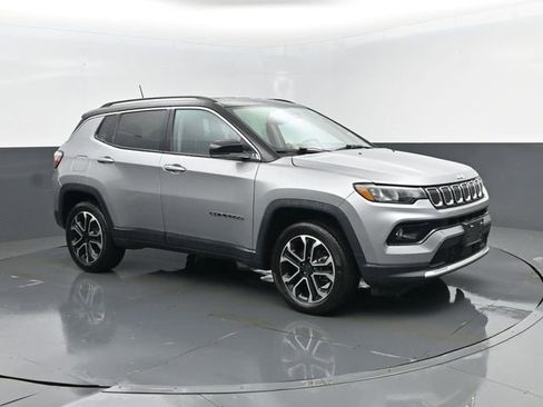 Used 2022 Jeep Compass Limited AWD/4WD image 3