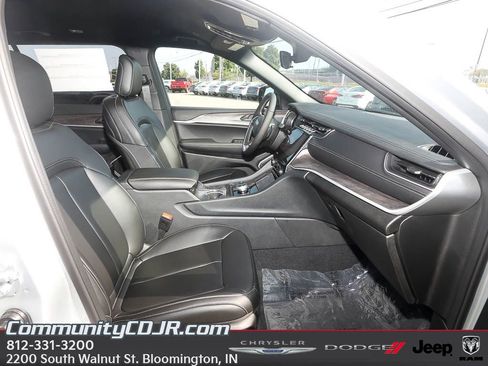 New 2025 Jeep Grand Cherokee L Limited image 19