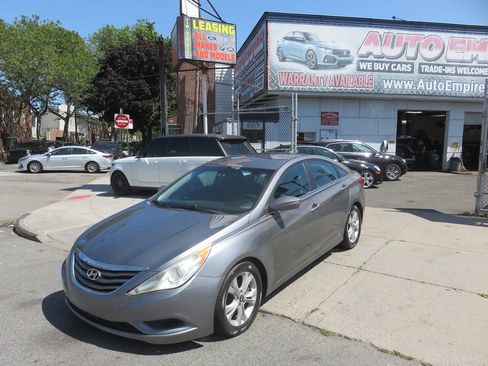 Used 2011 Hyundai Sonata GLS w/ Popular Equipment Pkg 2 FWD image 2