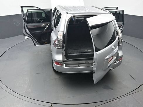 Used 2019 Lexus GX 460 Premium AWD/4WD image 57