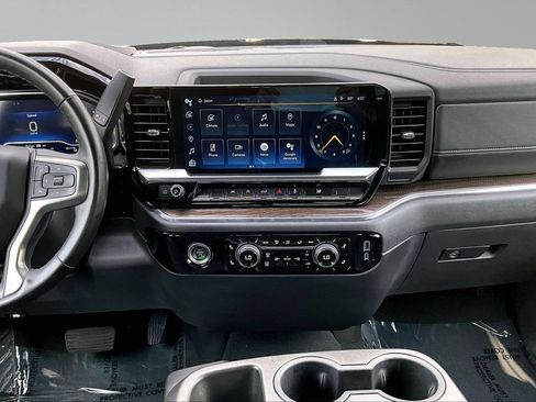 Used 2023 Chevrolet Silverado 1500 LT AWD/4WD image 24