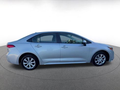 Used 2025 Toyota Corolla LE image 16