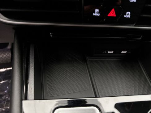 Used 2024 Volkswagen Atlas SE image 17