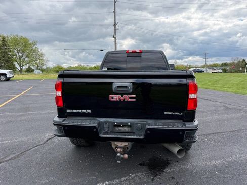 Used 2018 GMC Sierra 2500 Denali w/ Duramax Plus Package AWD/4WD image 8