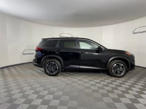 Used 2024 Nissan Rogue SV image 9