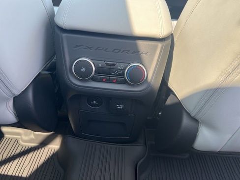 New 2025 Ford Explorer Platinum w/ Ultimate Package image 18