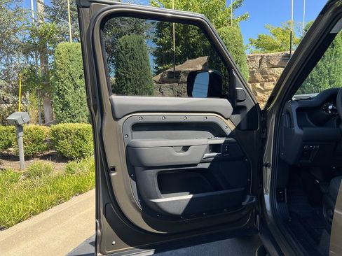 Used 2026 Land Rover Defender 110 S AWD/4WD image 17