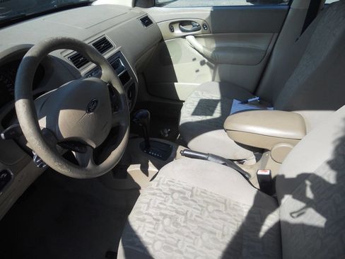Used 2005 Ford Focus SE image 11