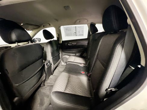 Used 2019 Nissan Rogue SV w/ Premium Package image 29