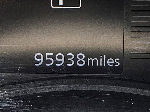 Used 2021 Nissan Kicks SR w/ SR Premium Package FWD image 32