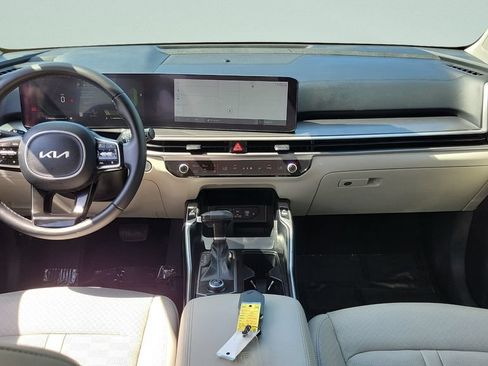 Used 2024 Kia Sorento S FWD image 11