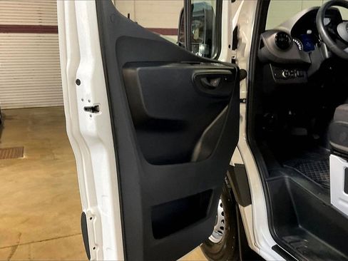 Used 2025 Mercedes-Benz Sprinter 2500 image 15