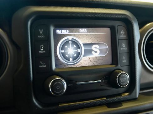 Used 2021 Jeep Gladiator Sport AWD/4WD image 15
