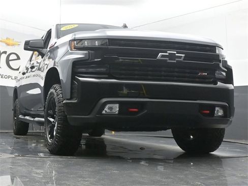 Used 2021 Chevrolet Silverado 1500 LT Trail Boss w/ Convenience Package II image 3