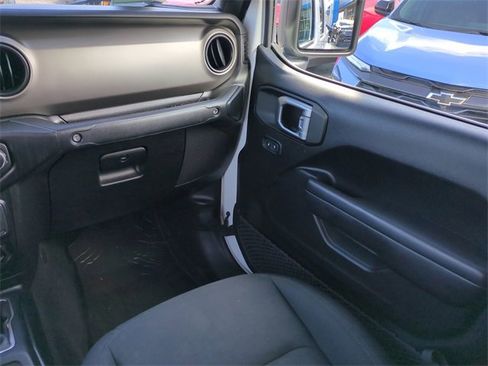 Used 2021 Jeep Gladiator Sport image 18