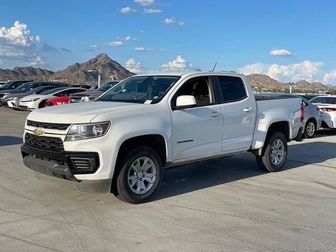 Used 2022 Chevrolet Colorado LT RWD image 2