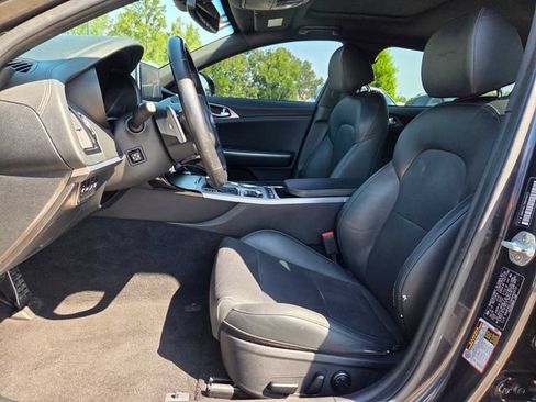 Used 2019 Kia Stinger GT1 RWD image 9