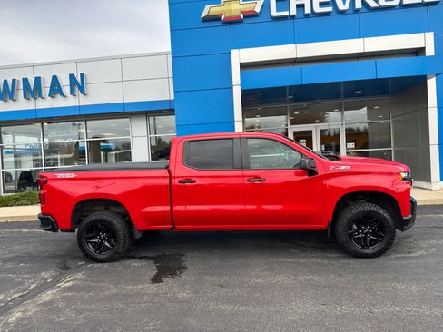 Used 2021 Chevrolet Silverado 1500 LT Trail Boss w/ Convenience Package II image 3