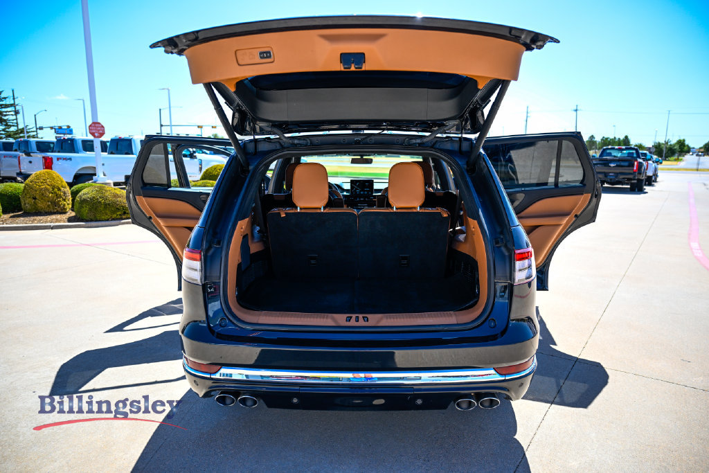 Used 2020 Lincoln Aviator Black Label w/ Class IV Trailer Tow Package AWD/4WD image 17