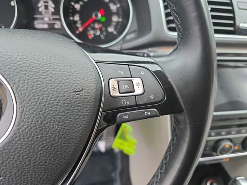 Used 2018 Volkswagen Passat 2.0T R-Line image 19