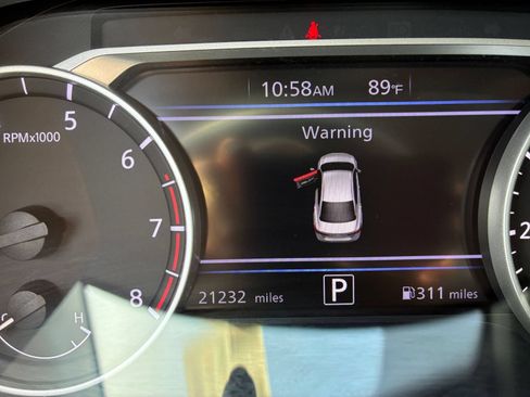 Used 2025 Nissan Sentra SV FWD image 33