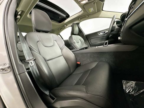 Used 2025 Volvo S60 B5 Core image 25