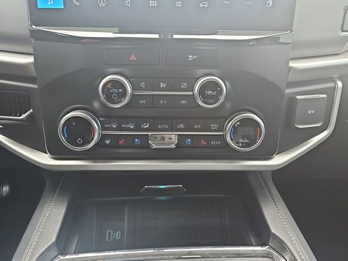 Used 2022 Ford Expedition XLT RWD image 24
