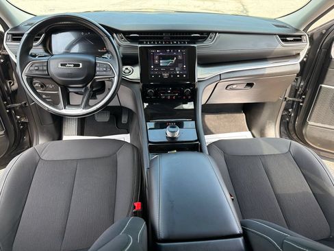 Used 2022 Jeep Grand Cherokee L Laredo w/ Luxury Tech Group I AWD/4WD image 2