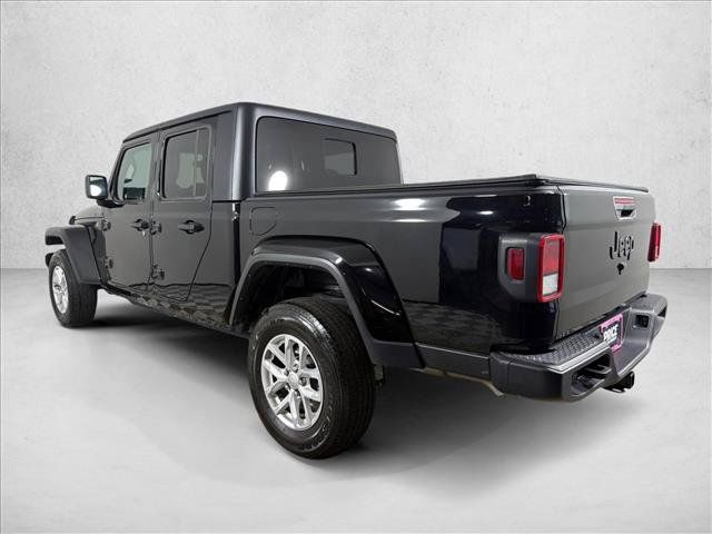 Used 2023 Jeep Gladiator Sport AWD/4WD image 5