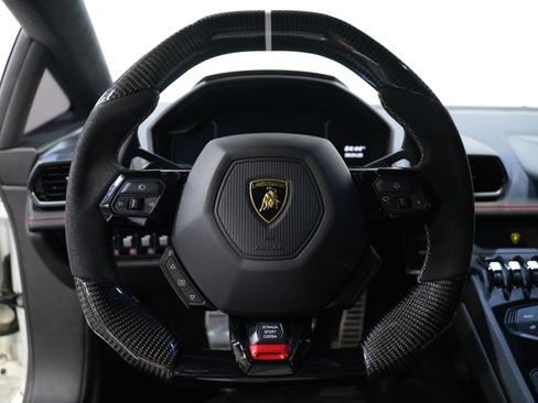 Used 2018 Lamborghini Huracan LP 610-4 AWD/4WD image 35
