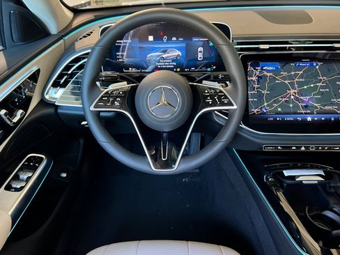 New 2025 Mercedes-Benz E 350 4MATIC Sedan image 17