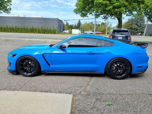 Used 2017 Ford Mustang Shelby GT350 RWD image 2