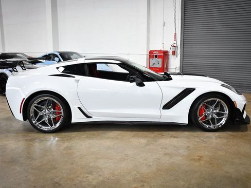 Used 2019 Chevrolet Corvette ZR1 RWD image 19