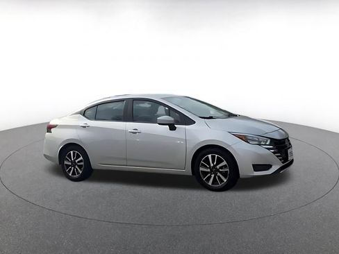 Used 2025 Nissan Versa SV FWD image 2