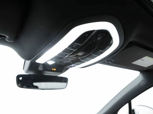 New 2026 Porsche Macan AWD/4WD image 33