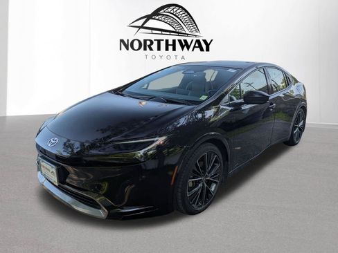 Used 2024 Toyota Prius XLE AWD/4WD image 12