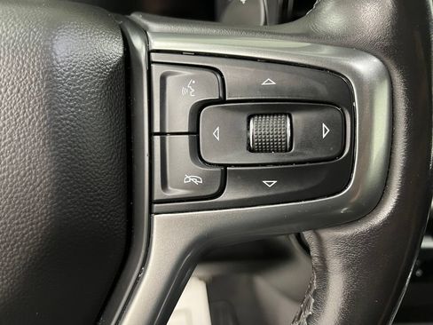 Used 2022 Chevrolet Silverado 1500 LTZ AWD/4WD image 32