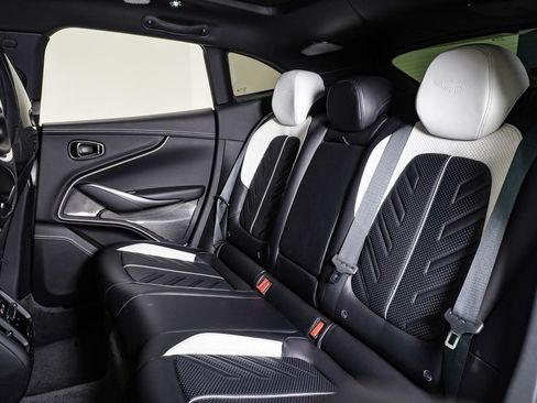 Used 2026 Aston Martin DBX 707 AWD/4WD image 21